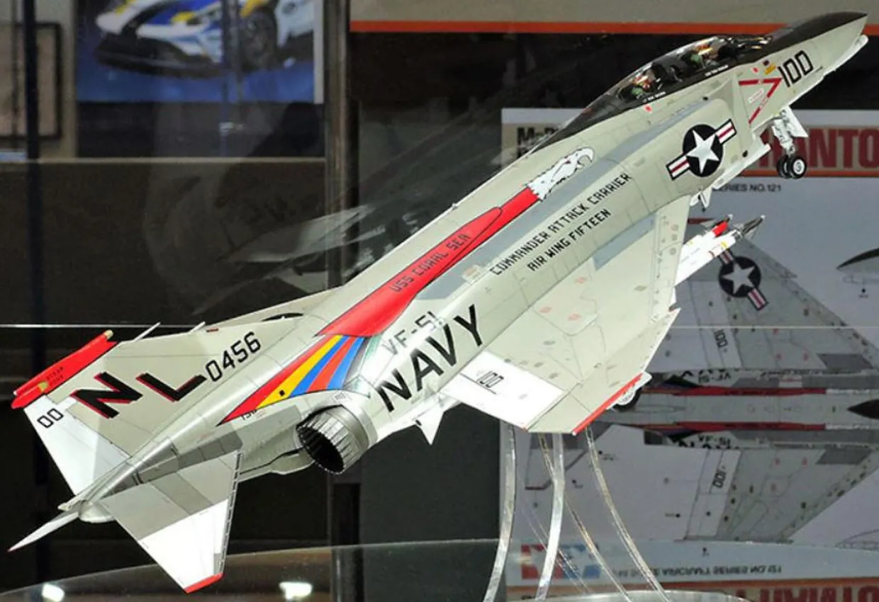 Tamiya 1/48 McDonnell Douglas F-4B Phantom II