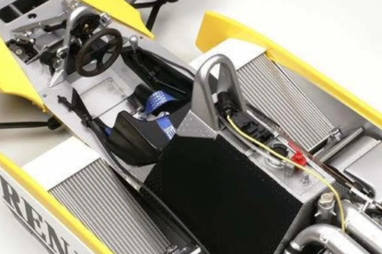 Tamiya 1/12 Renault Re-20 Turbo with Photo-Etched Parts