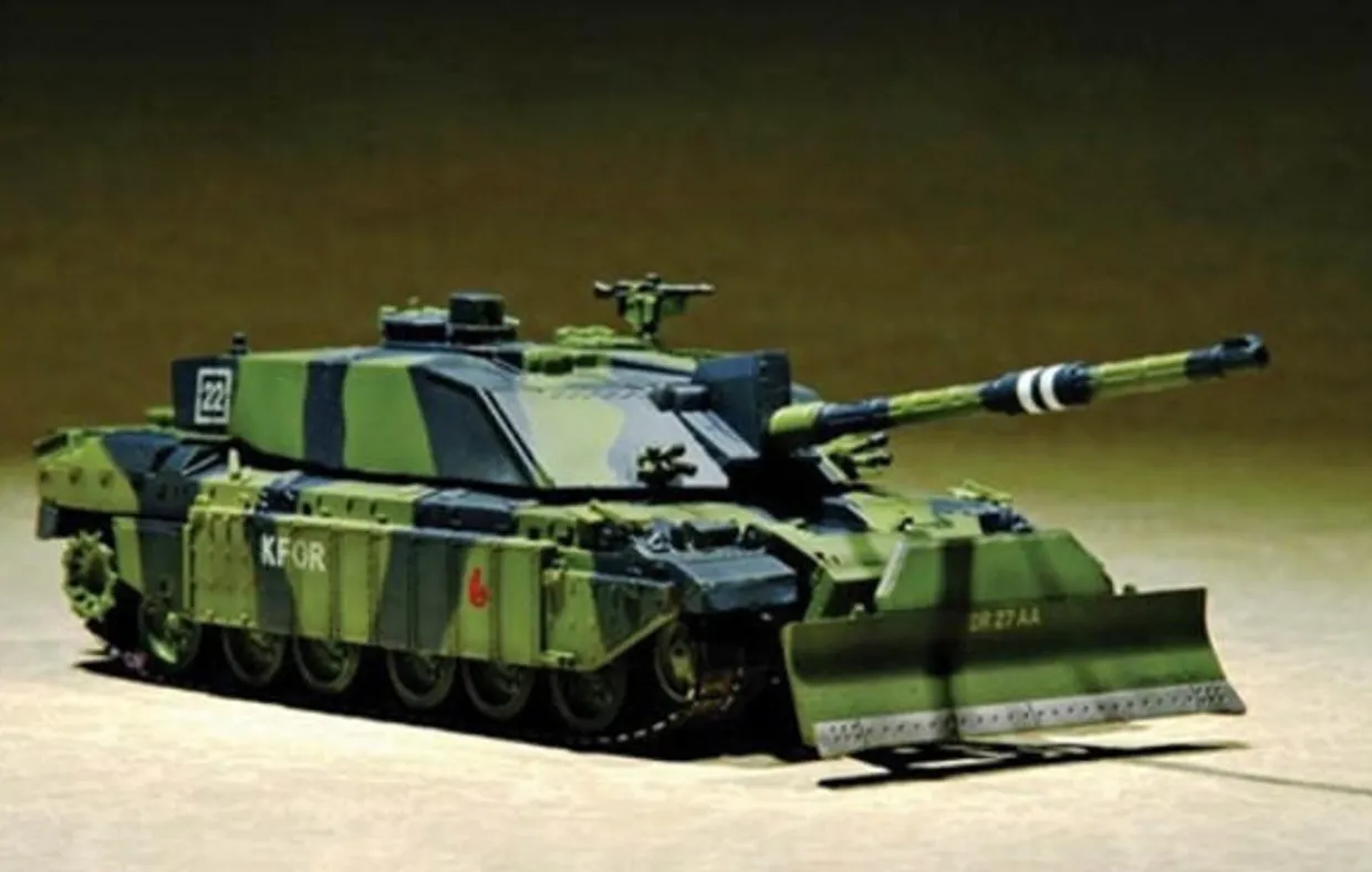 Trumpeter 1/72 Challenger II MBT (KFOR)